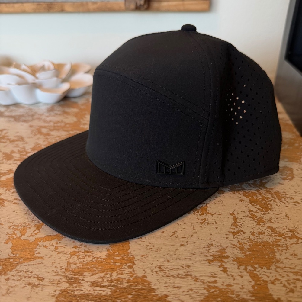 Melin Trenches Hydro Black Snapback‎ Hat Water Resistant Cap Classic Fit
